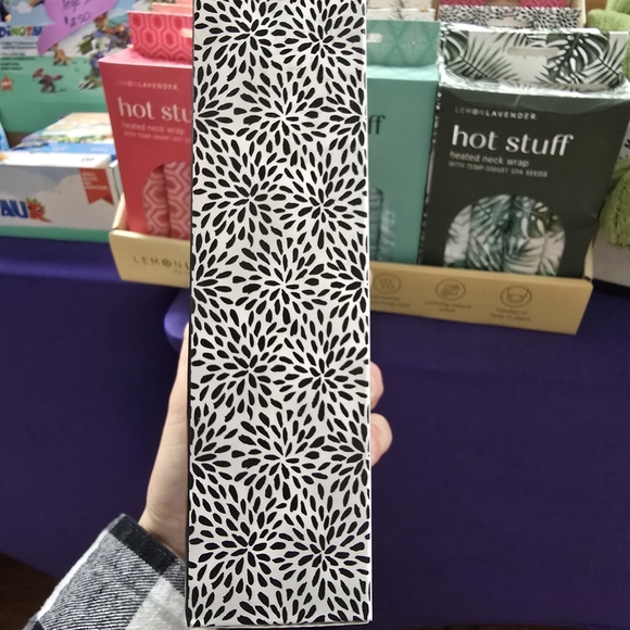 Hot Stuff Heated Neck Wrap - Picture 2 of 3